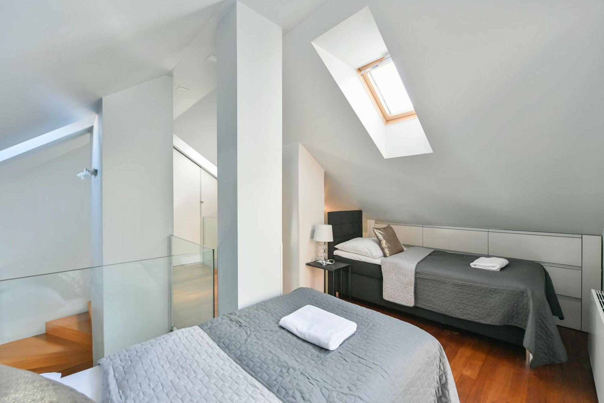 Luxury Central Duplex With Terrace Прага Екстериор снимка